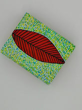 Cargar imagen en el visor de la galería, Hoja Roja con fondo azul-verde
